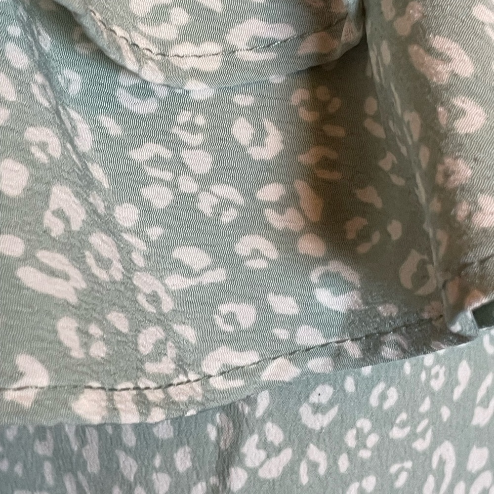 NWT vine & Love mint leopard top - Picture 3 of 6
